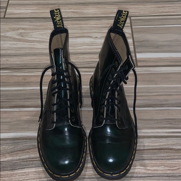 ❌SOLD❌ Vintage Dark Green and Black Dr. Martens - Picture 3 of 13